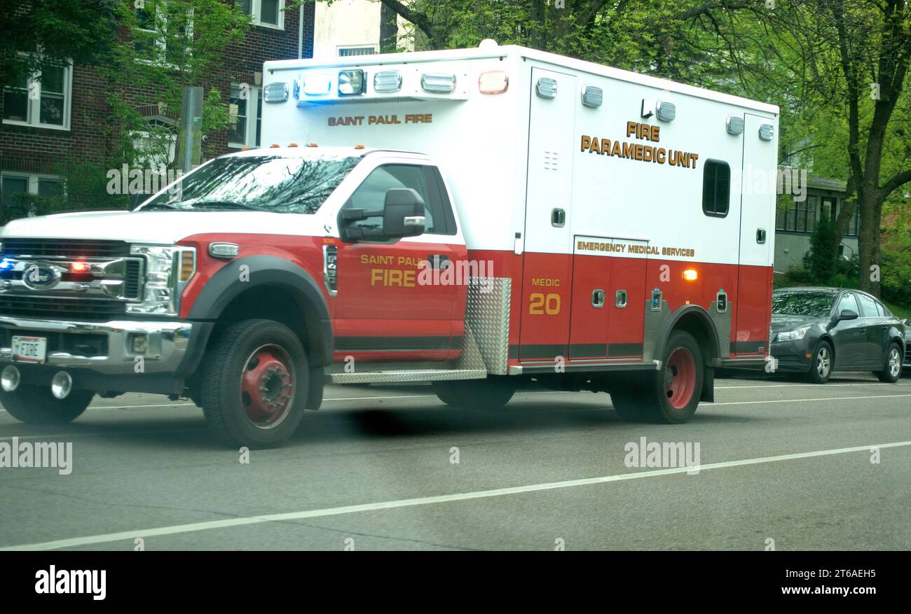 Paramedic Responding Hi Res Stock Photography And Images Alamy