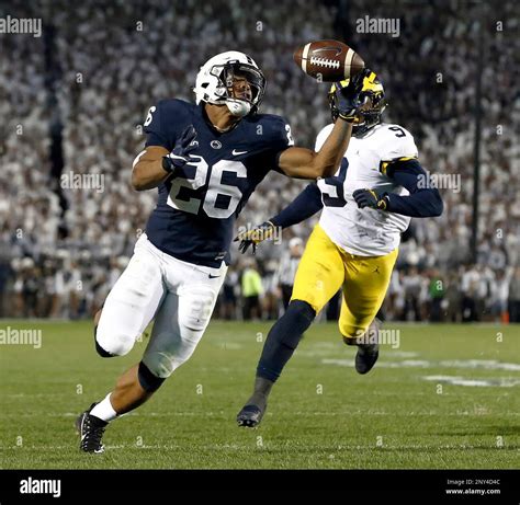 Penn State S Saquon Barkley 26 Gains Control Of A Pass And Takes It