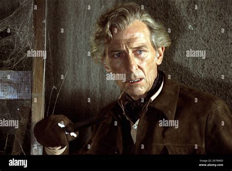 Peter Cushing Als Prof Van Helsing Dracula A D 1972 1972 Hammer