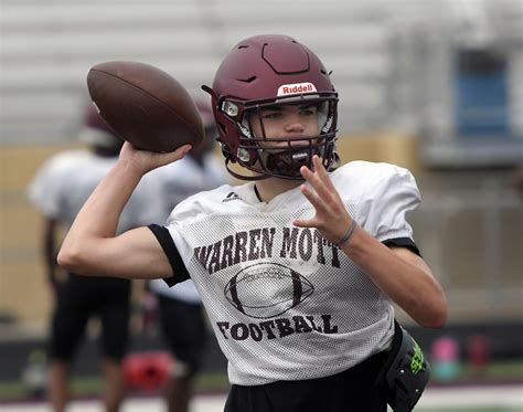 Photos Of Warren Mott Football Practice Macomb Daily Photos Of Warren Mott Football Practice Macomb Daily