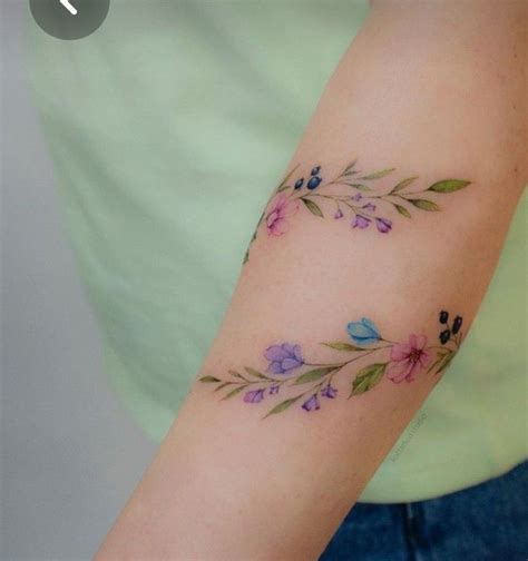 Pin By Lianne On Liannehofstratattoo Flower Wrist Tattoos Wrap