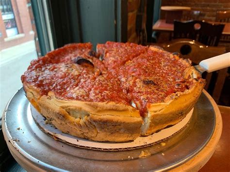 Discover Why Pizza Papalis Detroit Is a Local Favorite