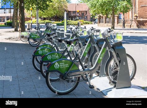 Discover the Benefits of Public Bikes for City Commuting