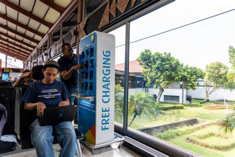 Public Mobile Charging Stations What You Should Know Public Mobile Charging Stations What You Should Know