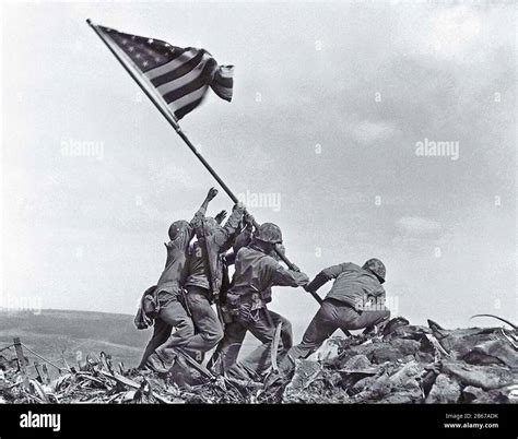 Raising The Flag On Iwo Jima February 23 1945 R Colorizedhistory Raising The Flag On Iwo Jima February 23 1945 R Colorizedhistory