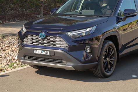 Top Benefits of Buying a Rav4 Hybrid Used in 2024