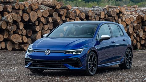 Review 2022 Volkswagen Golf R Hot Hatch