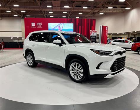 Review 2024 Toyota Grand Highlander Platinum