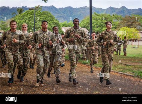 Schofield Barracks Hawaii Soldiers From 25Th Infantry Division Artillery Conducted A 36 Hour This Is My Squad Tims Competition Intended To Build Strong Cohesive Teams Through Tough Realistic Training At Schofield Barracks