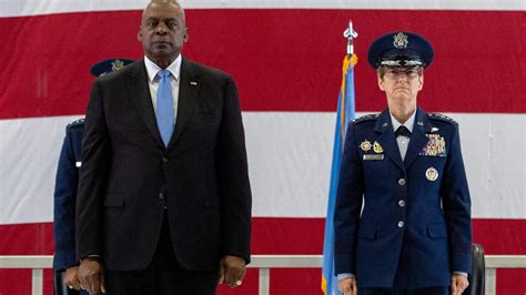 Secretary Of Defense Visits Scott Afb For Retirement Of Female Four Star General Belleville News Democrat