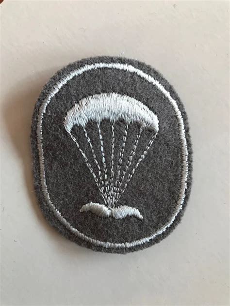 Service Career Badge National People Amp 39 S Army Paratrooper Officer Nva 8 Service Career Badge National People Amp 39 S Army Paratrooper Officer Nva 8