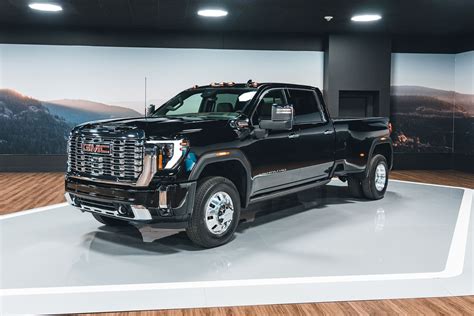 Sierra 2500HD: The Ultimate Heavy-Duty Pickup Truck for Tough Jobs