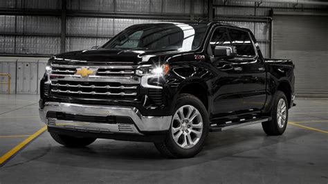 Experience the Power and Luxury of Silverado High Country Today