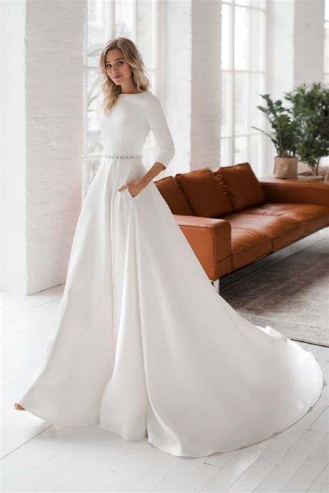 Elegant Simple Wedding Dress With Sleeves