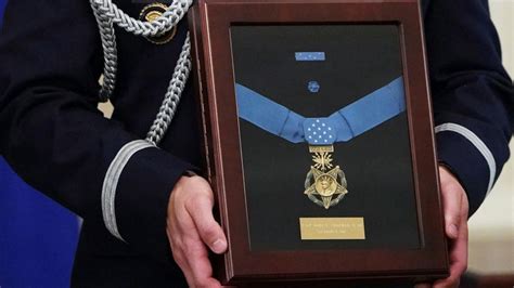 Sister Of Master Sgt John Chapman Angry Over National Medal Of Honor Museum S Representation It S Disgusting Cbs News Sister Of Master Sgt John Chapman Angry Over National Medal Of Honor Museum S Representation It S Disgusting Cbs News