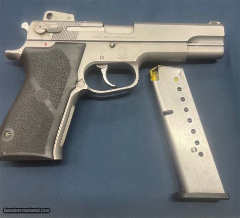 Smith Amp Wesson Model 1006 10Mm