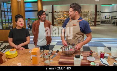 Snack Vs Chef From Left Host Megan Stalter Judge Helen Park Judge Ali Bouzari Host Hari Kondabolu Contestants Ali Manning Luna Contreras Danny Kievit Season 1 Ep 104 Aired Nov 30 2022