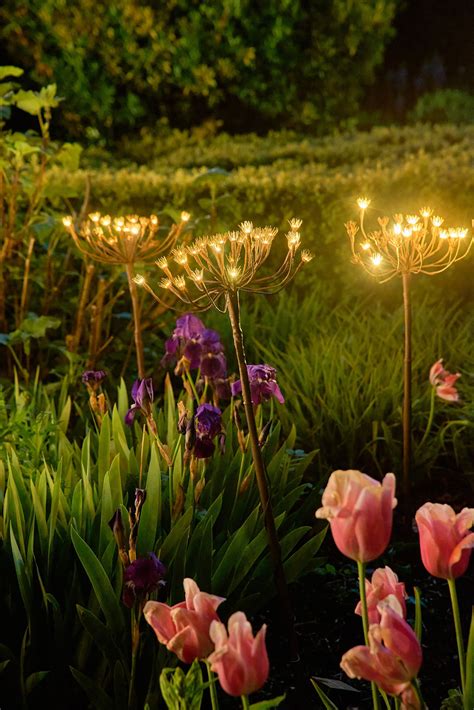 Solar Garden Lighting Ideas 18 Pretty Energy Saving Ideas Homes And Gardens