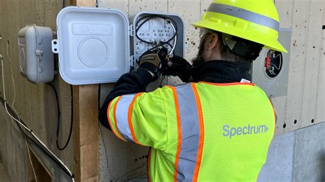 Spectrum Expanding Internet Service Hiring Field Technicians