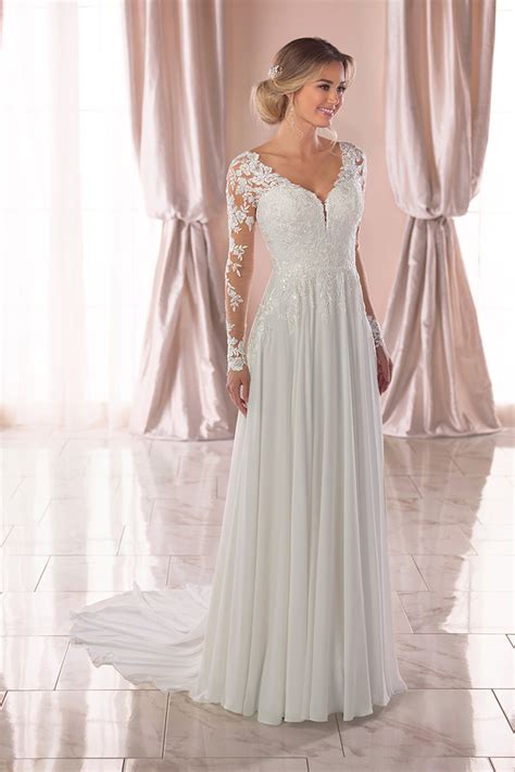 Stella York 6843: Must-See Designer Delight!
