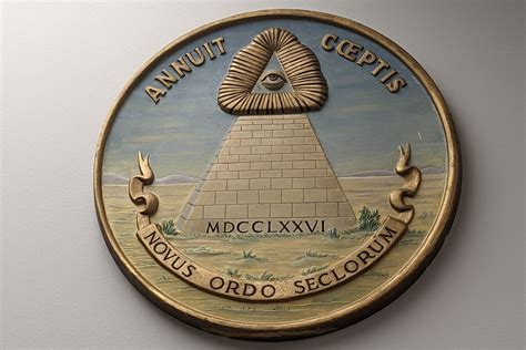 Strange Eye The Mayan End Game The Calendar And The Seal Novus