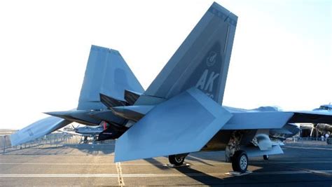 Su 57 S Vertical Stabilizers Give It An Advantage Over The F 22