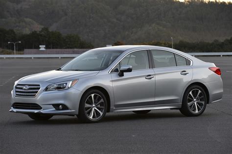 Top Features and Reviews of Subaru Legacy 2015
