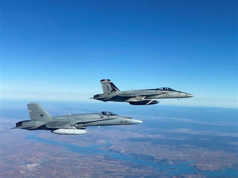 Super Hornet And Legacy Hornet R Fighterjets