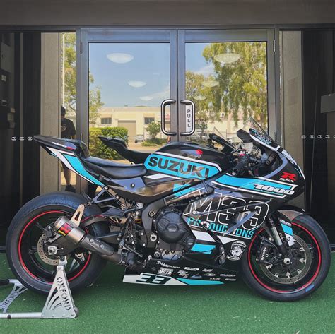 Suzuki Gsxr1000 Full Decal Kit And Install On Profiberracingsolution Gel Coat Fairings For Mick At M33productions And The Torqueandchatter Podcast Mick Was Really Helpful Earlier This Year Getting The Install Guide Videos