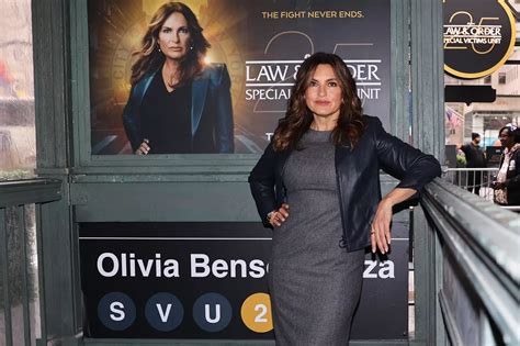 Svu S Ryan Buggle Reveals Best Thing He S Learned From Mariska Hargitay