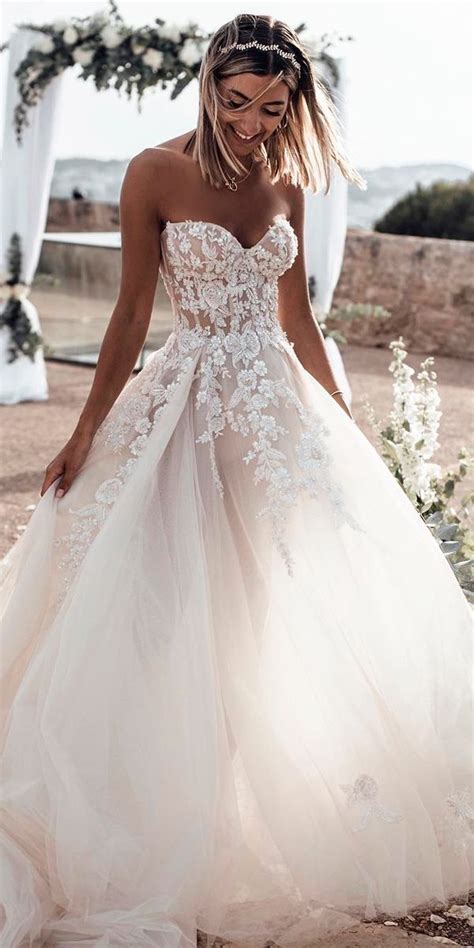 Sweetheart Corset Wedding Gown: Stunning Styles
