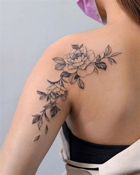 Tattoos On The Shoulder Female