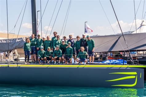 Team Django Pronto Per L Admiral S Cup Con Il Guidone Dello Yacht Club Costa Smeralda News Yacht Club Costa Smeralda Pag 515