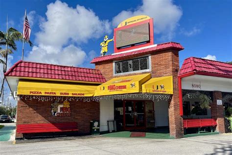 The Big Cheese Is Miami Amp 39 S Neighborhood Pizza Joint Burger Beast