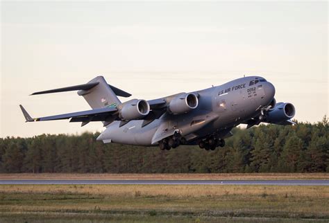 The C 17 Globemaster S Unique Cabin Design That Enables Massive Airlift Capability