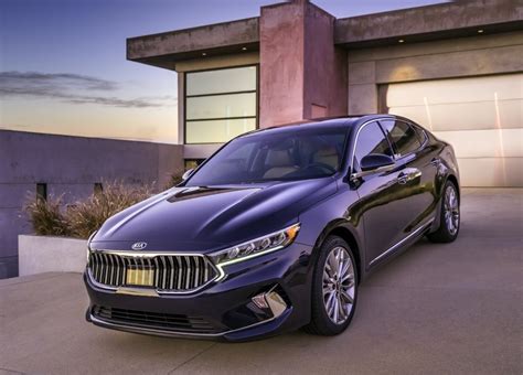 The Kia Cadenza Is The Best Large Sedan You Shouldn T Ignore These Days The Kia Cadenza Is The Best Large Sedan You Shouldn T Ignore These Days