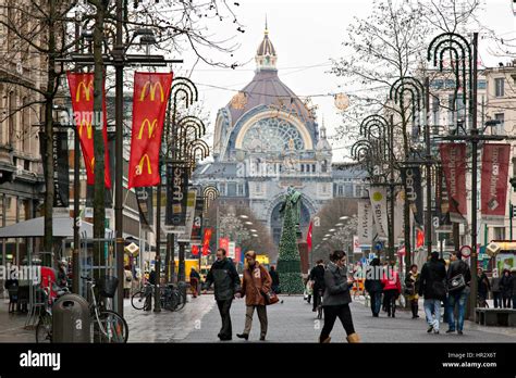 The Meir Shopping Street In Antwerpen Belgium Stock Photo Alamy