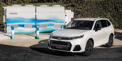 The New Hydrogen Honda Cr V Has A Rechargeable Battery The New Hydrogen Honda Cr V Has A Rechargeable Battery