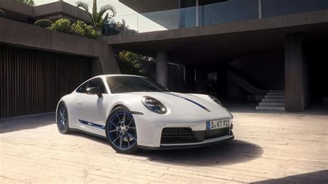 The Porsche 911 Carrera T Nuvo