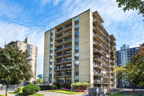 The Surfside Toronto On 115 Tyndall Ave Liv Rent