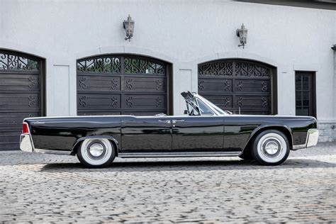 This 1964 Lincoln Continental Is An American Luxurious Extravaganza Autoevolution