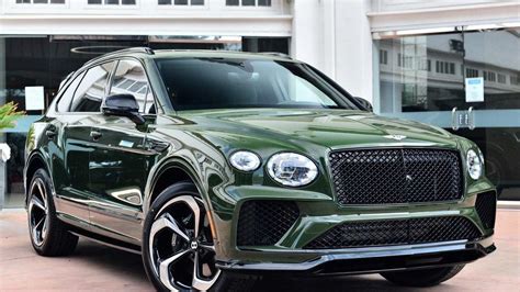 This Stunning Green Bentayga Is Sure To Turn Some Heads Bentley Bentleycontinentalgt Bentayga Bentleybentayga Mulliner Cars Bentleymotors Bentleycontinental Bentleymulsanne Bespoke Emeraldgreen Greencars Perfectspec Carsofinstagram Luxury