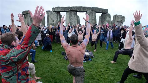 Thousands Meet At Stonehenge To Celebrate Winter Solstice Uk News