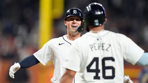 Tigers Shrink Magic Number To Three With 7 1 Win Over Rays Tigers Shrink Magic Number To Three With 7 1 Win Over Rays