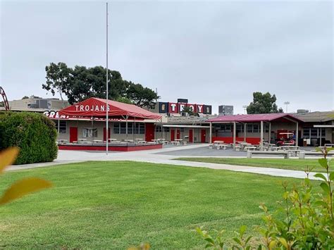 Today Hundreds Of Students At Castle Park Hs In Chula Vista Took Part In Sweetwater Union High School District S Efforts To Train Every Middle And High School Student In Cpr To Save Lives They Join