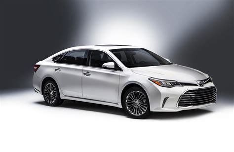 Toyota Avalon 2016 Review: Pros, Cons, and Buying Tips