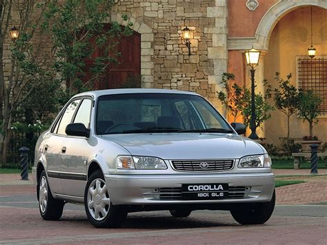 Top Reasons to Buy a Toyota Corolla 2000 in 2024