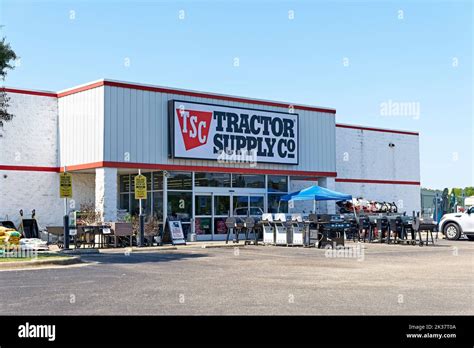 Tractor Supply Ranch Store Hi Res Stock Photography And Images Alamy