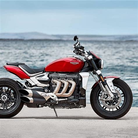 Triumph Rocket 3 This Three Cylinder Bike Is As Powerful As An Suv Triumph Rocket 3 This Three Cylinder Bike Is As Powerful As An Suv