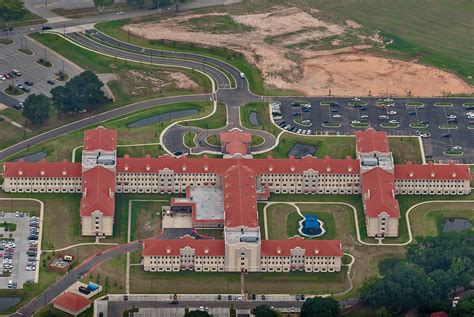 Trump May Detain Migrant Children At Georgia Amp 39 S Fort Benning Military